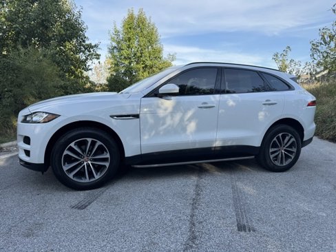 Used 2018 Jaguar F-PACE Premium image 11