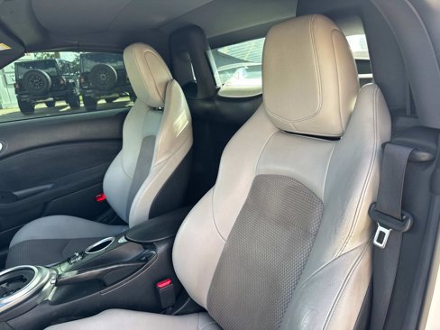 Used 2015 Nissan 370Z Touring image 15