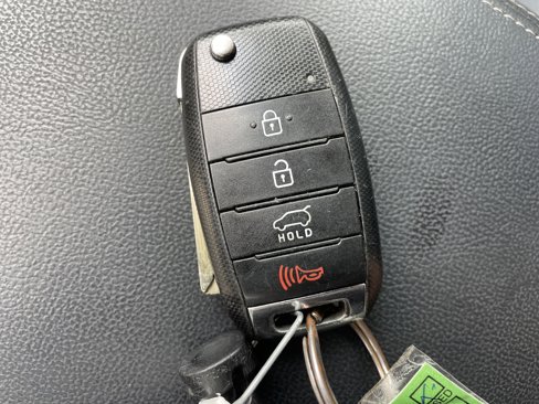 Used 2019 Kia Sorento L image 23