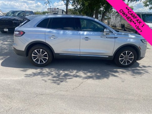 Used 2023 Lincoln Nautilus Reserve image 2