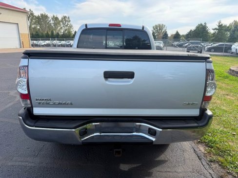 Used 2011 Toyota Tacoma 4x4 Access Cab image 2