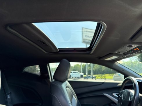 Used 2019 Chevrolet Camaro LT w/ RS Package image 11