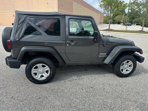 Used 2017 Jeep Wrangler Sport image 32