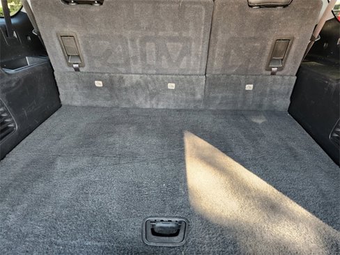Used 2020 Chevrolet Suburban LT image 33