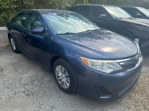 Used 2014 Toyota Camry LE image 1