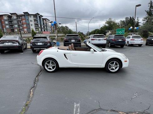 Used 2004 Toyota MR2 image 14