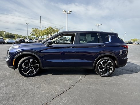 Used 2022 Mitsubishi Outlander SE image 5