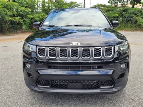 New 2025 Jeep Compass Latitude image 2