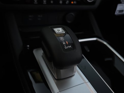 New 2025 Mitsubishi Outlander SE image 17