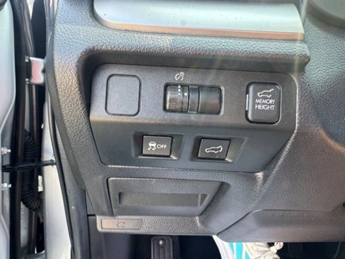 Used 2015 Subaru Forester 2.5i Limited image 12