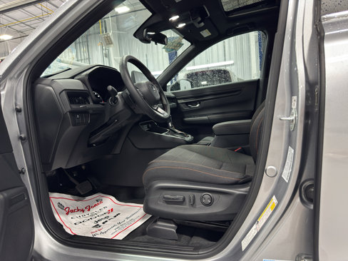 Used 2025 Honda CR-V Sport image 3