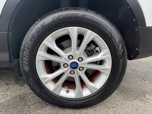 Used 2018 Ford Escape SE w/ SE Sync 3 Package image 5