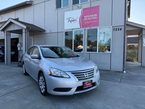 Used 2015 Nissan Sentra SV image 2