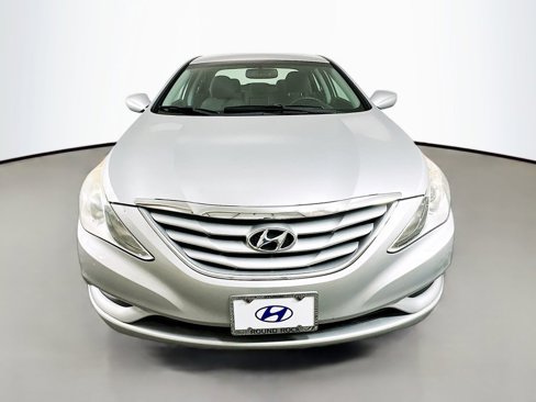 Used 2011 Hyundai Sonata GLS image 2