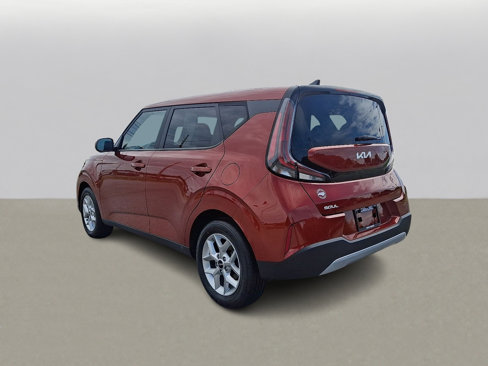Used 2023 Kia Soul LX w/ LX Technology Package image 7