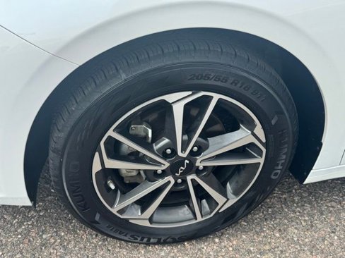 Used 2022 Kia Forte LXS image 10