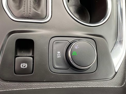 Used 2020 Chevrolet Traverse LS image 9