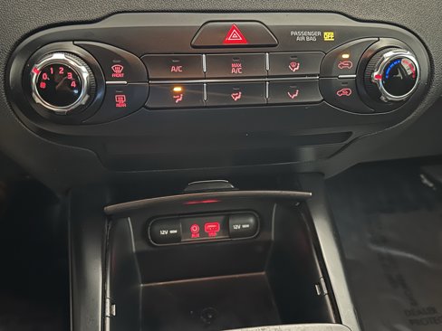 Used 2020 Kia Sorento AWD V6 image 28