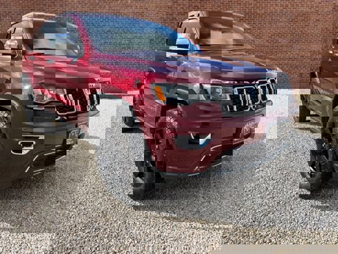 Used 2022 Jeep Grand Cherokee Limited image 1