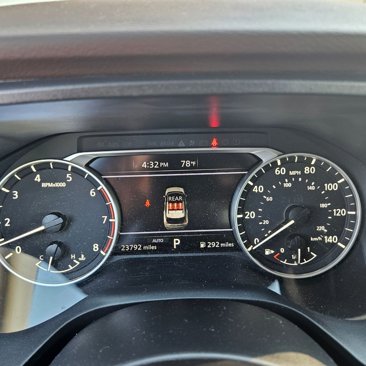 Used 2023 Nissan Rogue SV image 9