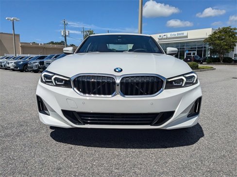 New 2025 BMW 330i Sedan w/ Premium Package image 9