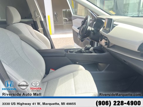 Used 2022 Nissan Rogue SV image 25
