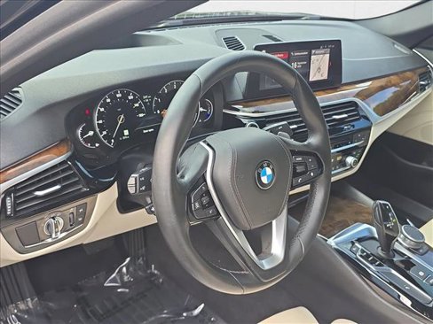 Used 2019 BMW 530i w/ Convenience Package image 9