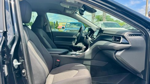 Used 2022 Toyota Camry LE image 6