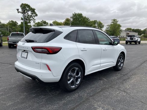 Used 2023 Ford Escape ST-Line w/ Tech Pack #1 image 5