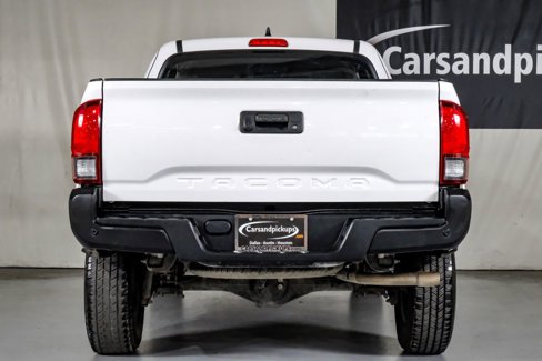 Used 2018 Toyota Tacoma SR image 9