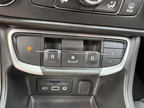 Used 2022 GMC Terrain SLT image 28
