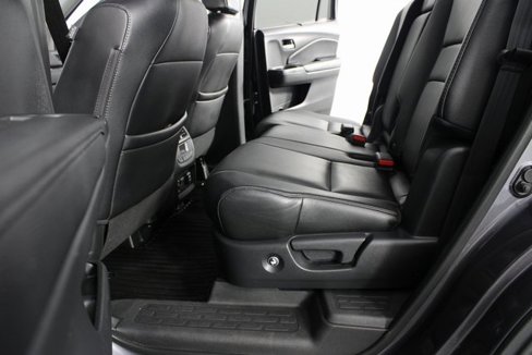 Used 2017 Honda Pilot Touring image 19