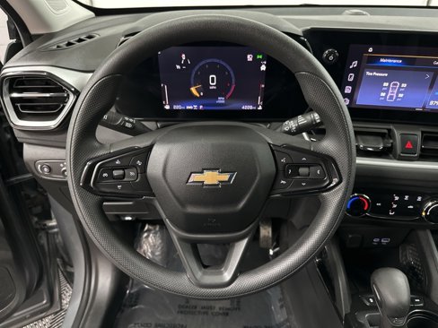 Used 2024 Chevrolet TrailBlazer LS image 16