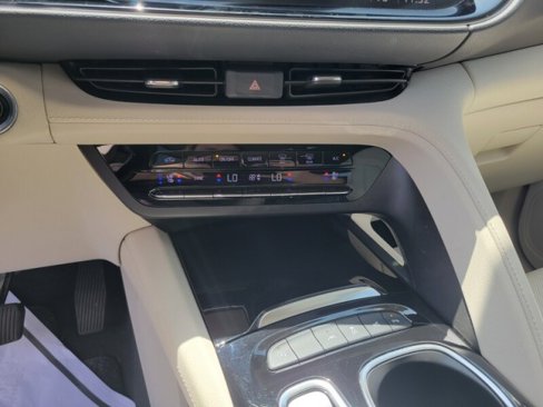 Certified 2021 Buick Envision Avenir w/ Technology Package II image 19