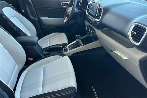 New 2025 Hyundai Venue SEL image 13