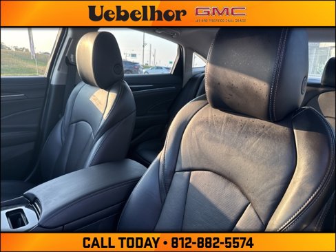 Used 2019 Buick LaCrosse Essence w/ Sights and Sounds Package image 21