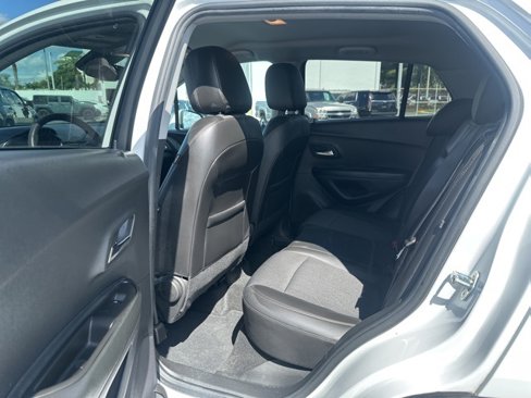 Used 2022 Chevrolet Trax LT image 11