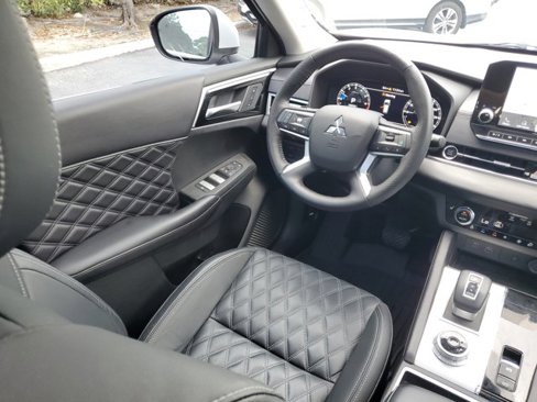 Used 2023 Mitsubishi Outlander SEL image 32