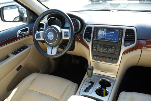 Used 2012 Jeep Grand Cherokee Limited image 24