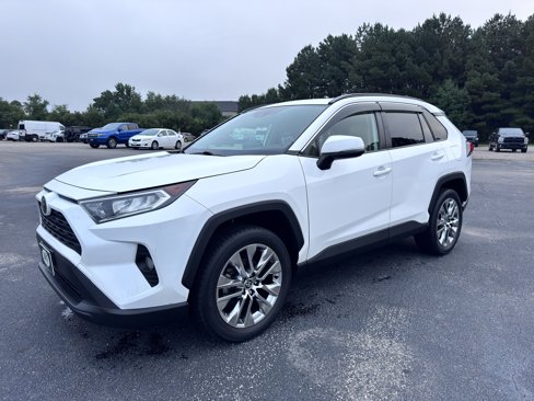 Used 2020 Toyota RAV4 XLE Premium image 2