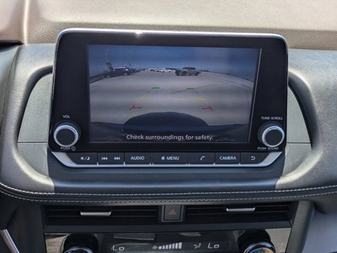 Used 2023 Nissan Rogue SV image 21