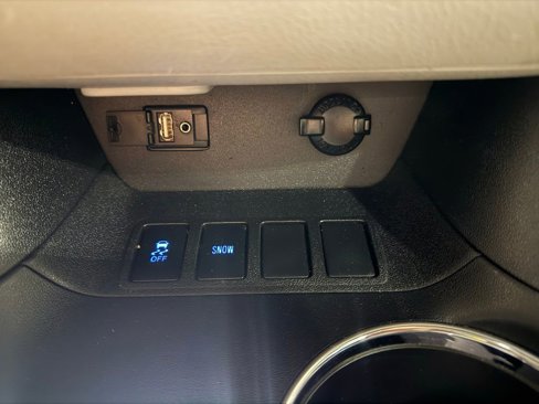 Used 2016 Toyota Highlander Limited image 27