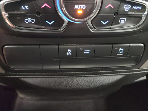 Used 2020 RAM 1500 Classic SLT image 36