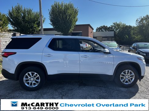 Used 2018 Chevrolet Traverse LT image 2
