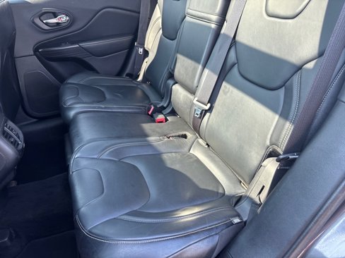 Used 2014 Jeep Cherokee Limited image 18