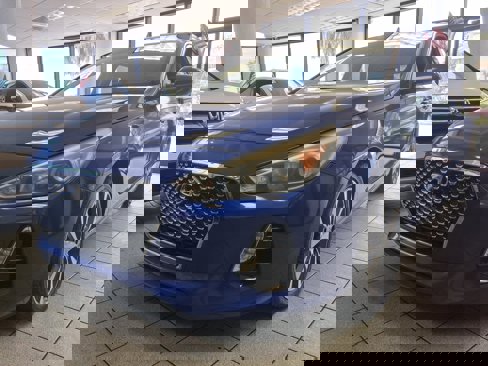 Used 2019 Hyundai Elantra GT image 2