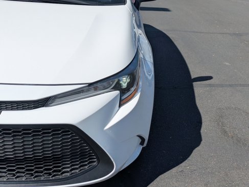 Used 2022 Toyota Corolla LE image 12