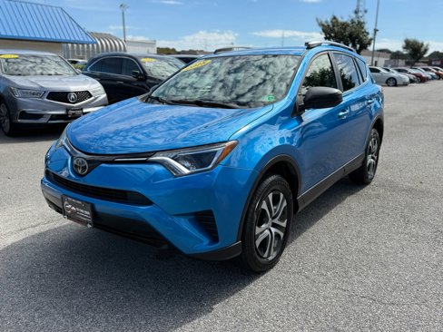 Used 2018 Toyota RAV4 LE image 3