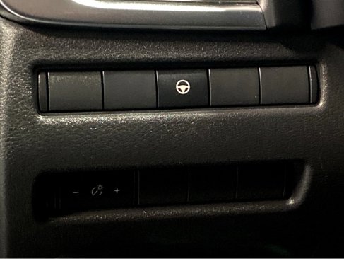Used 2022 Nissan Rogue SV image 11