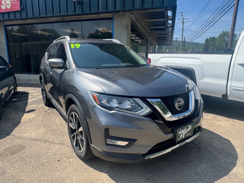 Used 2019 Nissan Rogue SL image 2